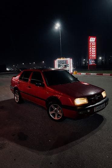 Volkswagen: Volkswagen Vento: 1992 г., 1.8 л, Механика, Бензин, Седан — 2