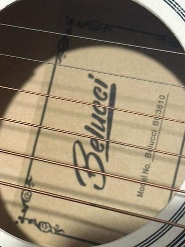 Срочно продаю гитару Belucci, в хорошем состоянии. есть торг — 2