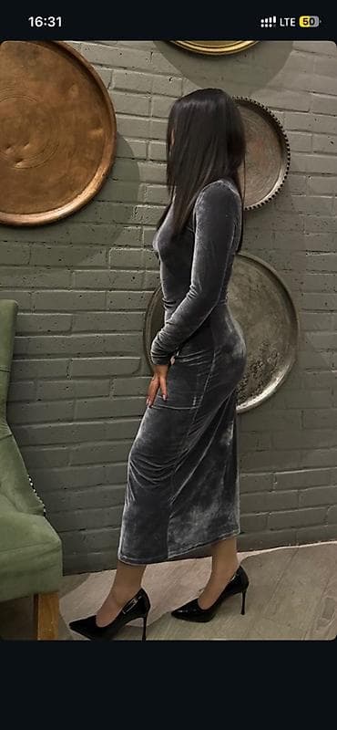 pull beer: Вечернее платье, Коктейльное, Велюр, С рукавами, S, M — 1