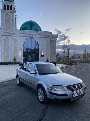 Volkswagen Passat: 2001 г., 2 л, Механика, Бензин, Седан