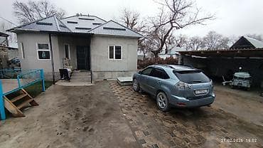 дом на даче: Дачасуу айылында. суу свет канализации баары бар — 2