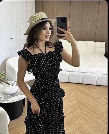 черное платье: Чёрное платье в белый горошек 🎀 Длинное, с рюшами и открытыми плечами — 2