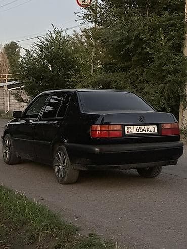 дверь форестер: Volkswagen Vento: 1993 г., 1.8 л, Механика, Бензин, Седан — 2
