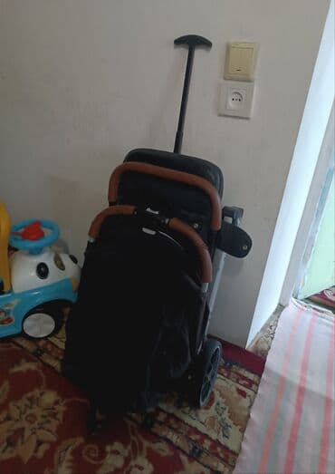 прогулочная коляска фирмы cam: Коляска, цвет - Черный, Б/у — 2