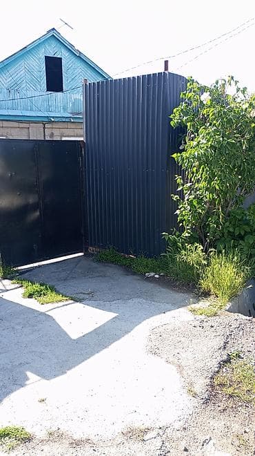 площадь победы: Срочно продаю дом с участком 11 соток в районе Рабочего Городка. Дом — 10