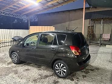 Toyota Corolla Verso: 2003 г., 2 л, Механика, Дизель, Минивэн