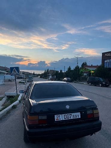 Volkswagen Passat: 1988 г., 1.8 л, Механика, Бензин, Седан — 7