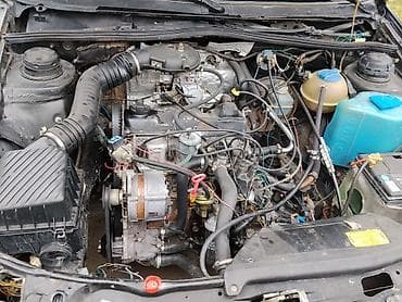 Унаа: Volkswagen Passat: 1990 г., 1.8 л, Кол менен иштөөчү, Бензин, Седан — 6
