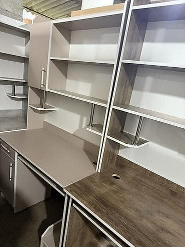 компьютерый стол: Компьютерный стол, С полками — 3