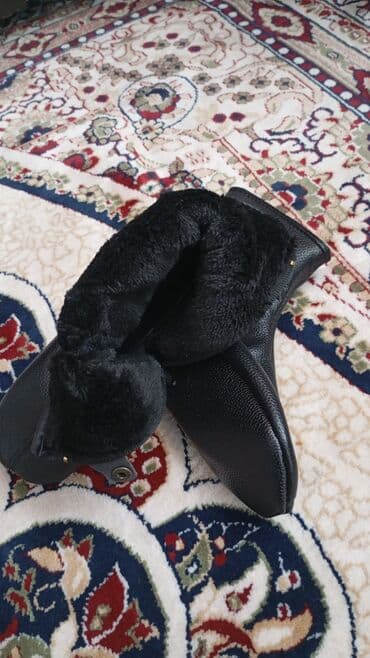 жен туфли: Маси 37.39.40.43.44 размерлер бар размер размерге тушот. Галоштор — 1