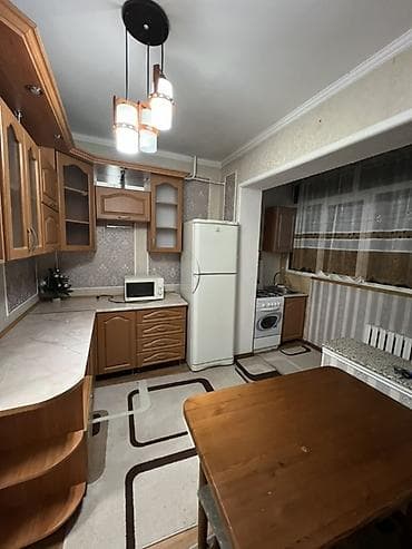 панарама: Продается 1-комнатная квартира с лоджией,район Моссовет, общей — 4