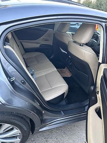 ayon y: Lexus ES: 2020 г., 2.5 л, Автомат, Бензин, Седан — 2
