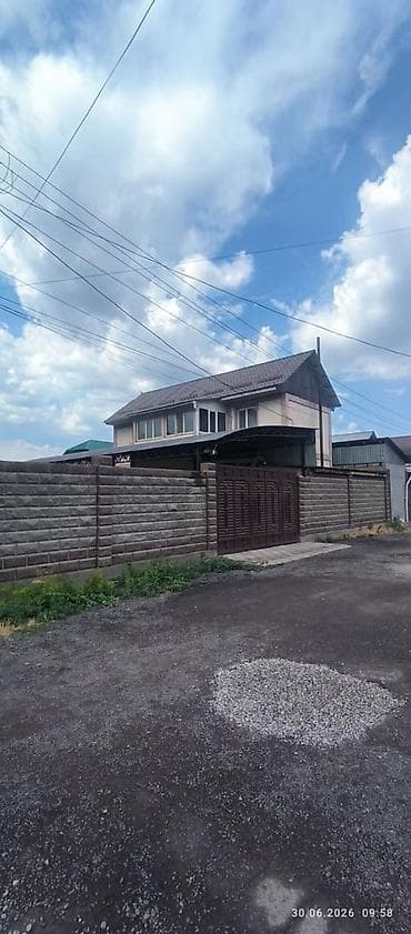Дома: Продаётся частный 2х этажный дом с участком. Возможен обмен на 2х-3х — 1