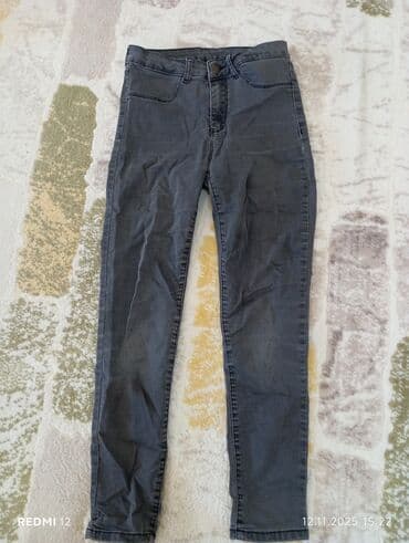 Отдам даром:Джинсы, набор из 4 пар. 1) Темно‑серые скинни: - посадка