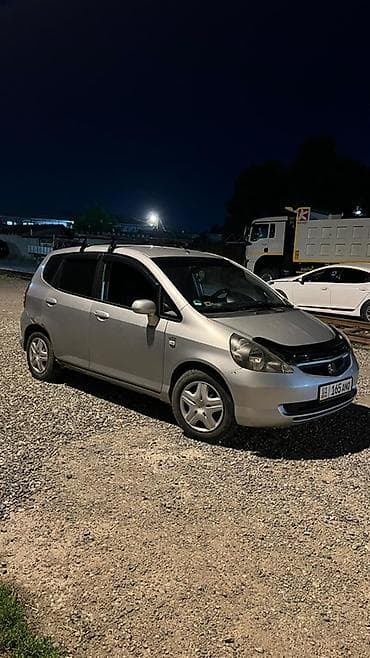 Honda Jazz: 2004 г., 1.3 л, Механика, Бензин, Хэтчбэк