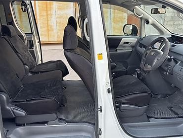 вокси ноах: Toyota Noah: 2008 г., 2 л, Вариатор, Бензин, Минивэн — 10