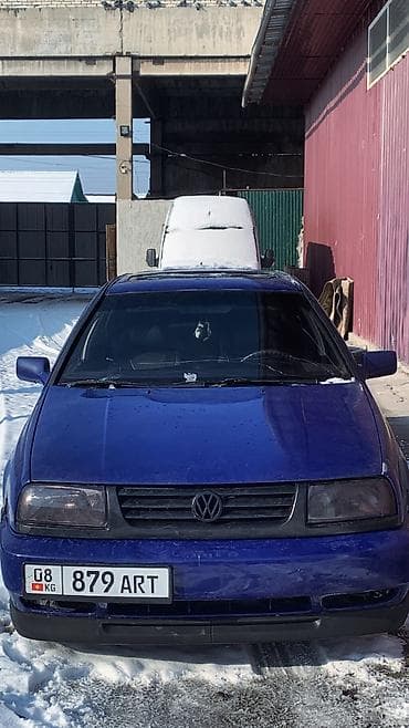 Volkswagen Vento: 1993 г., 1.8 л, Механика, Бензин, Седан