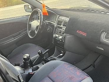1999: Toyota Avensis: 1999 г., 2 л, Механика, Бензин, Седан — 9