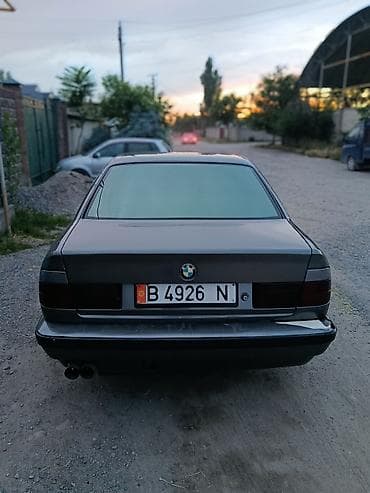 бемв е34: BMW 5 series: 1992 г., Механика, Седан — 4
