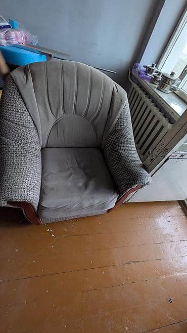 sofa bed: Отдам даром комплект - диван 3х местный, 2 кресла, диван 2х местный — 3