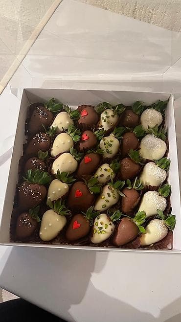 Клубника в шоколаде, по самой низкой цене по городу. Сочная клубника в at lalafo.kg Клубника в шоколаде, по самой низкой цене по городу. Сочная клубника в