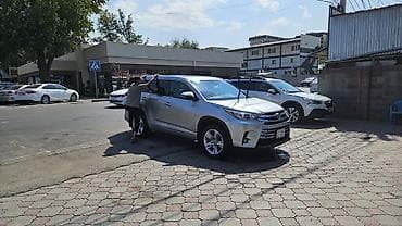 90: Toyota Highlander: 2018 г., 3.5 л, Вариатор, Гибрид, Кроссовер — 2