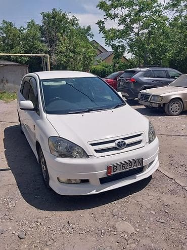 Toyota Ipsum: 2002 г., 2.4 л, Автомат, Газ, Минивэн
