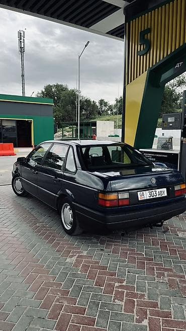 Volkswagen Passat: 1991 г., 1.8 л, Механика, Бензин, Седан — 3