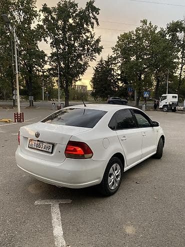 Volkswagen Polo: 2014 г., 1.6 л, Автомат, Седан — 3