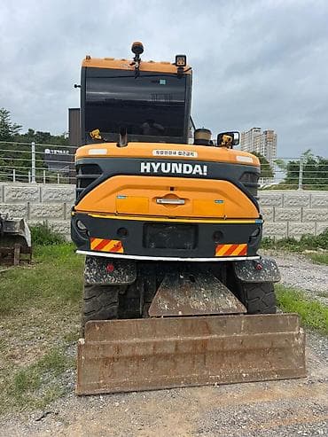 Транспорт: Экскаватор, Hyundai, 2020 г., Колесный — 3