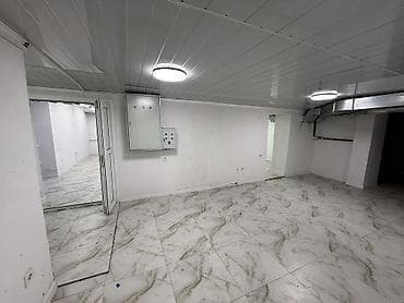 салон красоты ошский рынок: Сдаётся в аренду коммерческое помещение. 📍 Район: станция Бишкек 🏢 — 3