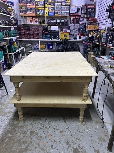 Стол сатылат размер 1,50. 1,10