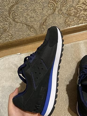 Красота и здоровье: Кроссовки Under Armour (модель в ретро‑стиле) - Цвет: черный с синими — 3