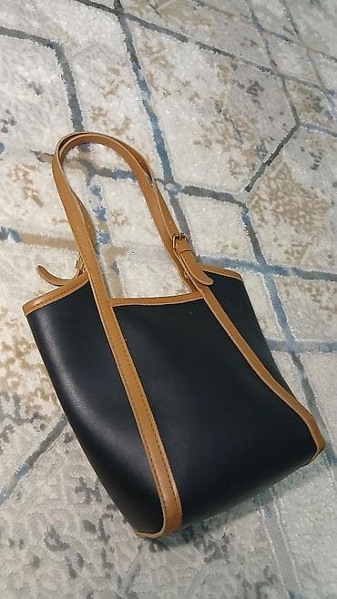 Набор женских аксессуаров и одежды: 1) Сумка-ведро, двуцветная