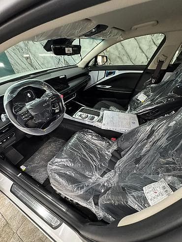 santa fr: Kia K8: 2024 г., Седан — 3