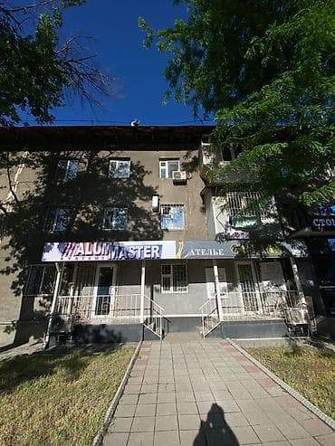 салон кросаты: Продается ком помещение площадь: 44 м2 В помещение 2 комнаты со — 2