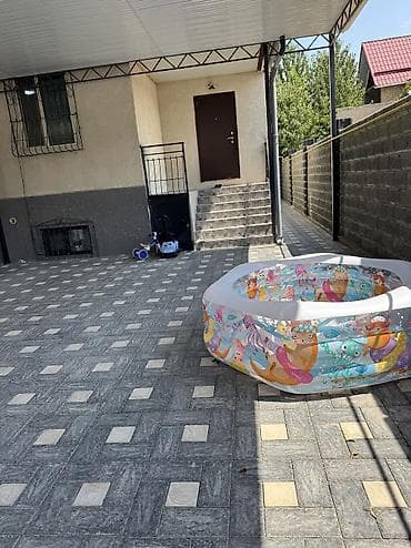 Үйлөр: Продается два дома на одном участке, первый дом полуподвальный а — 2