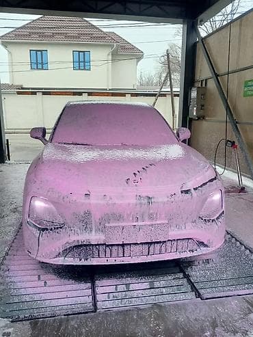 машина электронный: Электромобиль кроссовер (компактный SUV) Основные особенности: - — 4