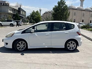 Продажа авто: Honda Fit: 2010 г., 1.5 л, Автомат, Бензин, Хэтчбэк — 4