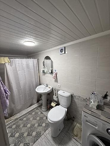 Дома: 🏡 Продаётся 5-комнатный дом 📍 Кара-Балта, район Военкомата 🏠 Площадь — 6