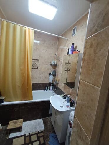 сдаю квартиру 6 микрорайон: 4 комнаты, 89 м², 106 серия, 6 этаж — 4