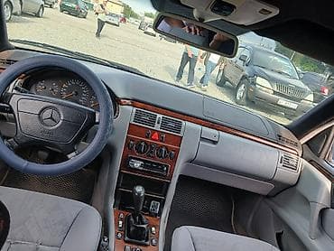 Mercedes-Benz E-Class: 1998 г., 2.4 л, Механика, Бензин, Седан