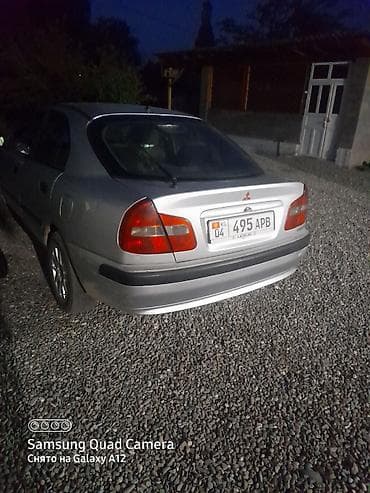 3 sfe: Mitsubishi Carisma: 2000 г., Седан — 1