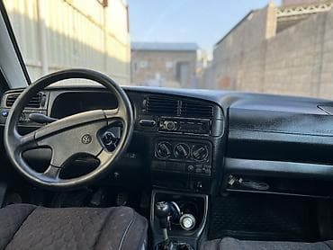 стартер на голф 3: Volkswagen Golf: 1993 г., 1.8 л, Механика, Бензин, Хэтчбэк — 4