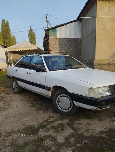 camry 2010: Audi 100: 1987 г., 1.8 л, Механика, Газ, Седан — 3