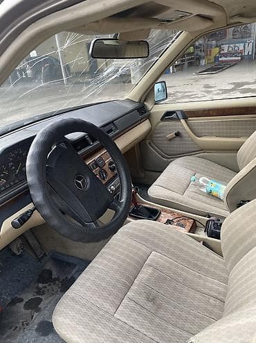 audi a4 b5: Mercedes-Benz W124: 1993 г., 2.3 л, Механика, Бензин, Седан — 2