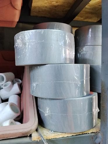 Универсальная армированная клейкая лента (серебристая, «duct tape»)