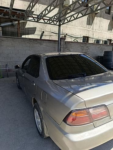 Honda Accord: 1998 г., 2 л, Автомат, Бензин, Седан