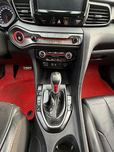 Продажа авто: Hyundai Veloster: 2018 г., 1.6 л, Автомат, Бензин, Хэтчбэк — 6