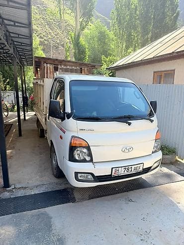 Hyundai Porter: 2012 г., 2.5 л, Механика, Дизель